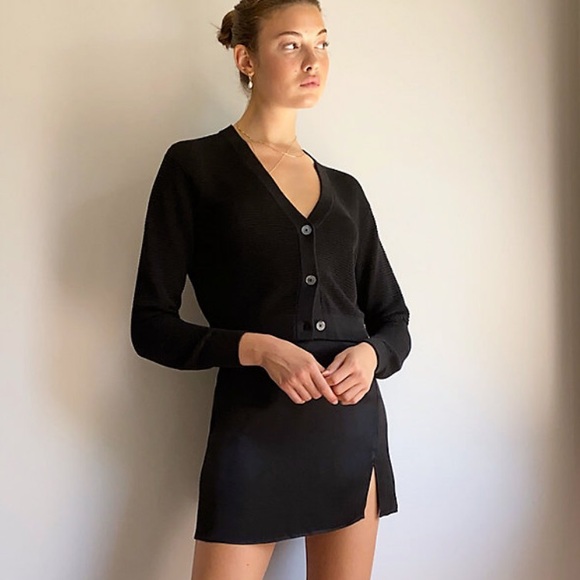 Aritzia Wilfred light cropped cardigan